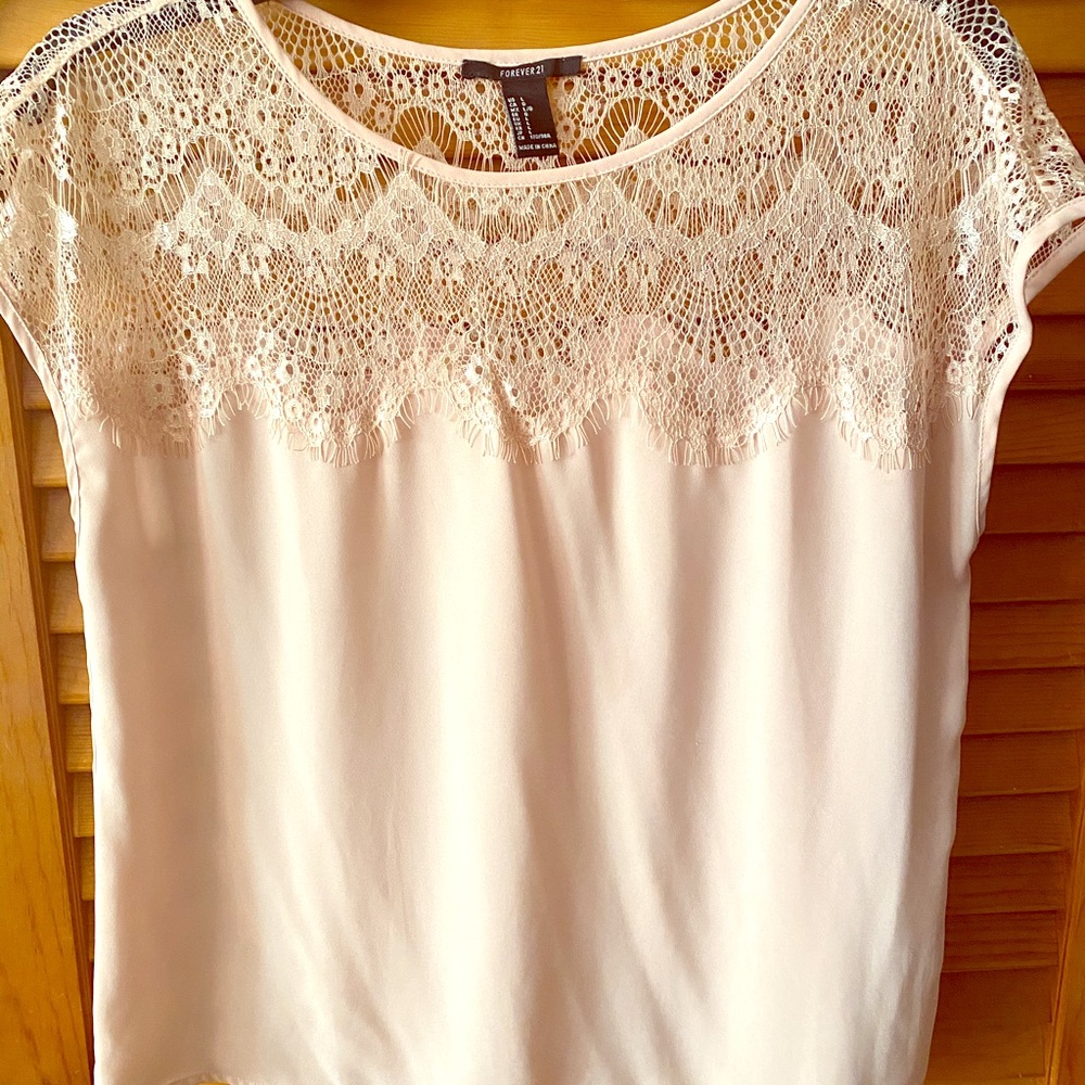 Women’s tops